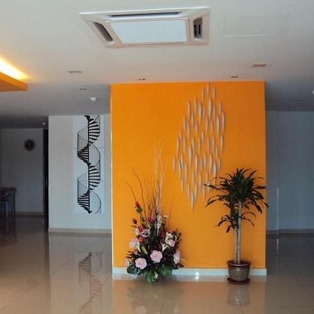 Gm City Hotel Klang Exteriör bild