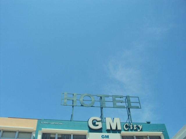 Gm City Hotel Klang Exteriör bild